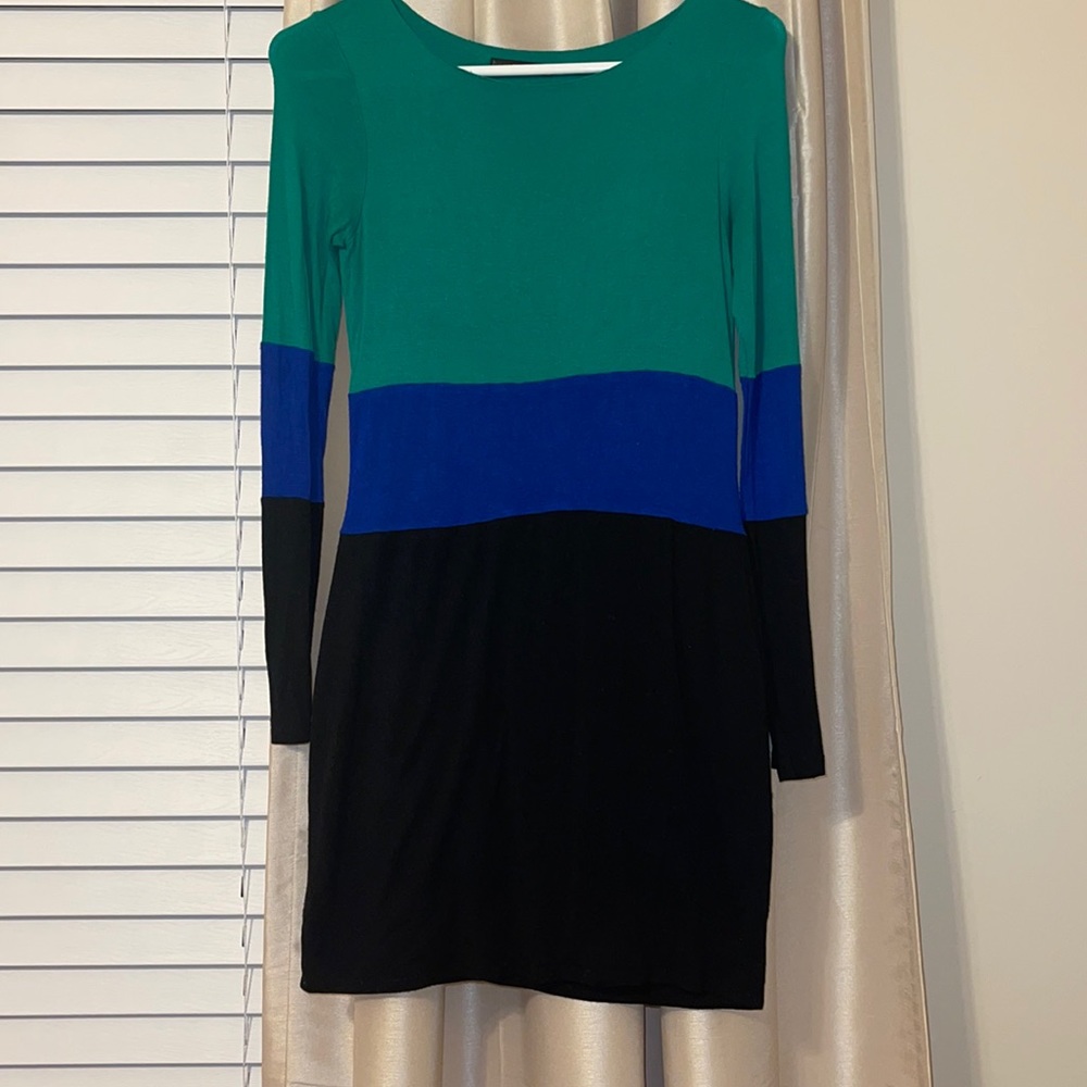 Soprano Body Con Long Sleeved Color Block Dress